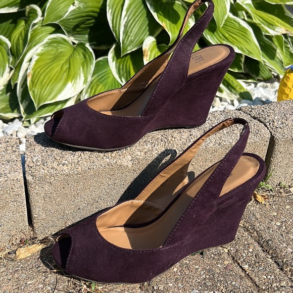 GAP Peep-toe Wedges - Picture 3 of 4